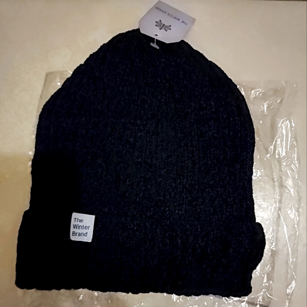 The Winter Brand Black Knit Beanie